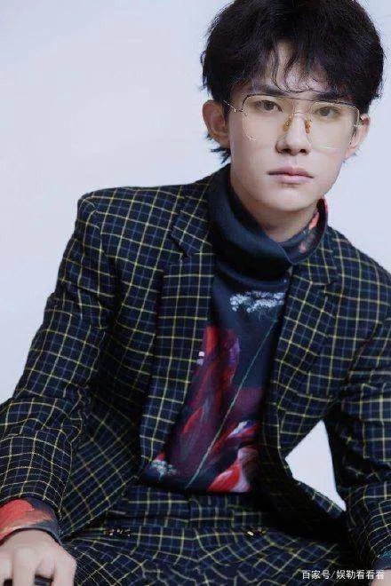 易烊千玺的眼睛杀,华晨宇的歌一如既往的稳,两人的表演你过瘾了吗?