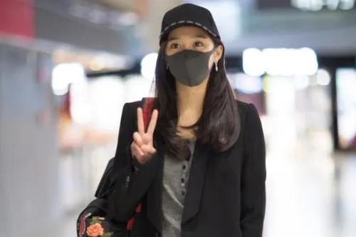 比剪刀手会泄露指纹，真的这么严重吗？