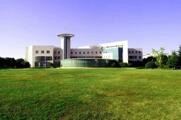 上海海关学院很难考么