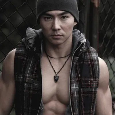 刘畊宏肌肉图片曝光 大秀八块腹肌