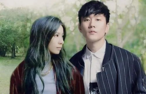 林俊杰那么喜欢田馥甄，节目中也有各种感动表白，HEBE为什么对林俊杰无感？