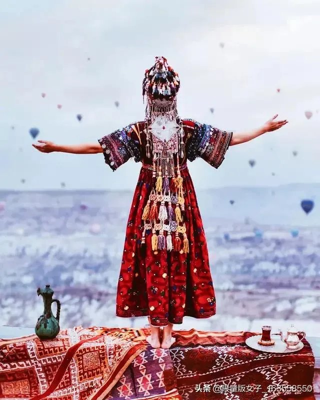 谁手机里有美女美景图片，能不能分享让大家看看？