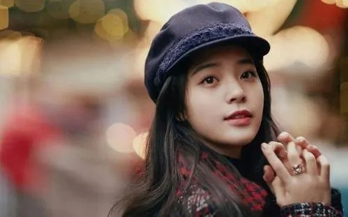 欧阳娜娜玫瑰金发色青春靓丽，你有想染的发色吗？