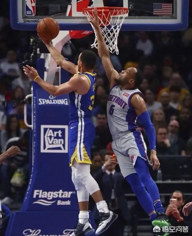 勇士102:111活塞,库里复出得27分,怎么评价库里本场比赛的表现?