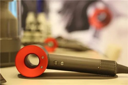 吹风机的功率一般多大