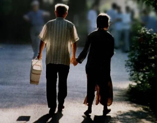 八旬老夫妻相约捐赠遗体,爱情最美的样子是什么?