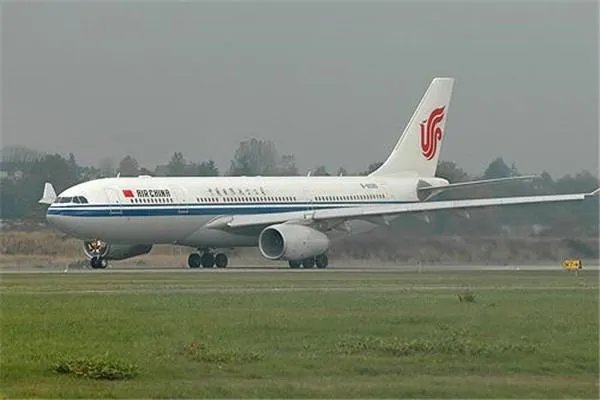 国航大幅减少香港往返北京的航班，还有哪些方法可以从香港迅速返回北京？