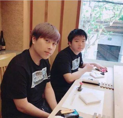 lol55开和马飞飞怎么认识的？