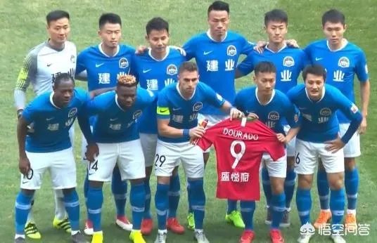 山东鲁能2:2河南建业，裁判傅明两次争议判罚导致鲁能痛失3分，如何评价？