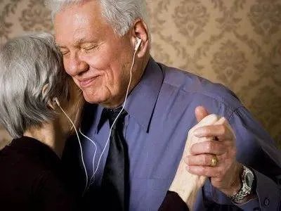 专家建议女性退休年龄延至55岁，延迟退休的原因是什么？