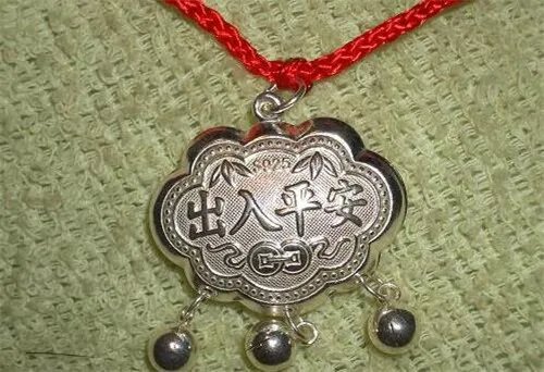 925纯银多少钱一克 925纯银饰品应该如何鉴别