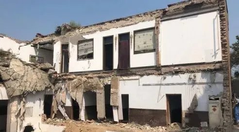 山西临汾一饭店坍塌 ，事发的主要原因是什么？