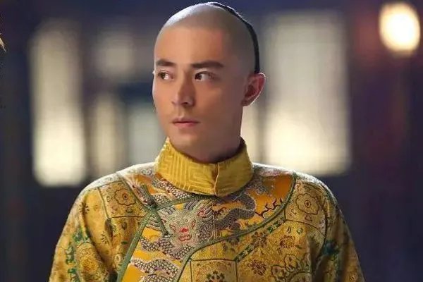 一生写诗四万余，乾隆唯一被收入课本的诗是哪一首？