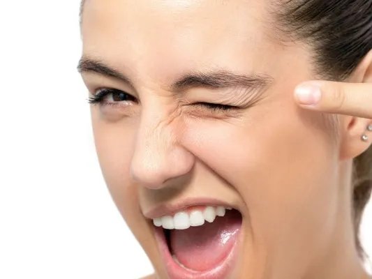 眼角一笑有皱纹怎么办