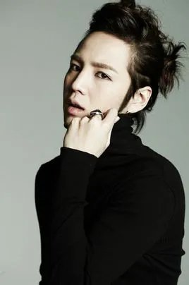 张根硕被打是怎么了及张根硕女友照片 张根硕个人资料