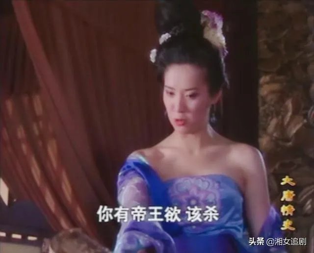 看电视剧时，有没有遇到跟家人一起看到吻戏的尴尬画面？怎么处理较好？