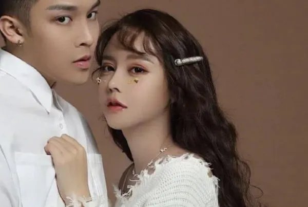 韩安冉是否有新的男朋友了？为何视频中跟陌生男子尽显甜蜜？