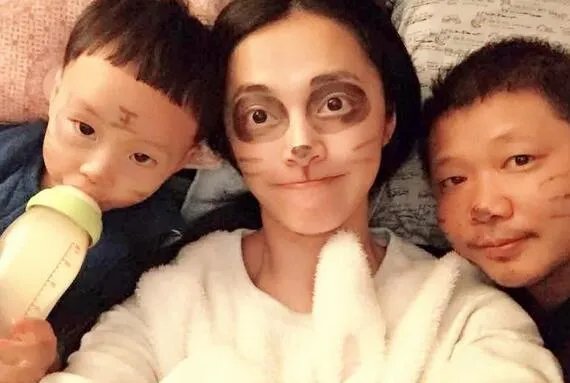 姚晨儿子与老公照片曝光 被曝出轨是真是假？