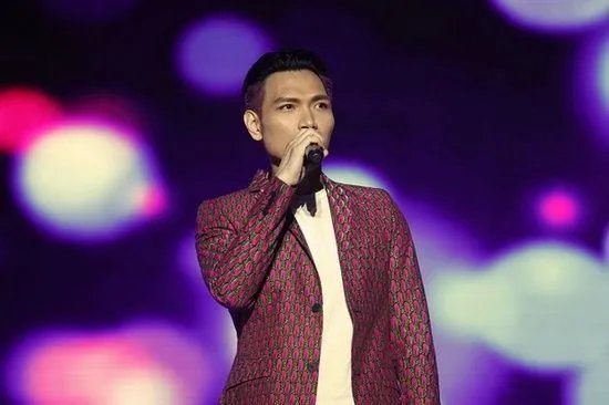 杨宗纬唱过的歌里面，哪首歌或者哪句歌词打动了你？