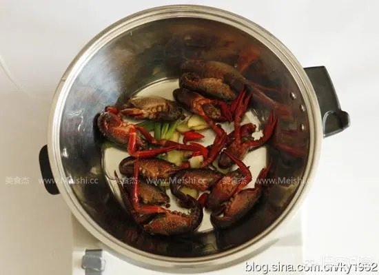 小龙虾的口味很多，你最喜欢吃哪个味道的？