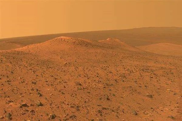 火星上也惊现金属圆盘,是外星人的遗留物吗?