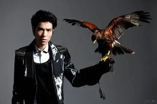 萧敬腾不怕雨神人设崩塌，他当初是如何得到这一称呼的？