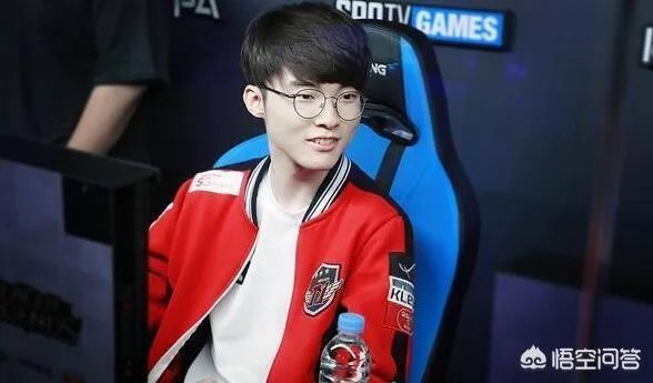 SKT对阵JAG拿下首胜，Benji的归来让Faker开心的笑了，你怎么看？