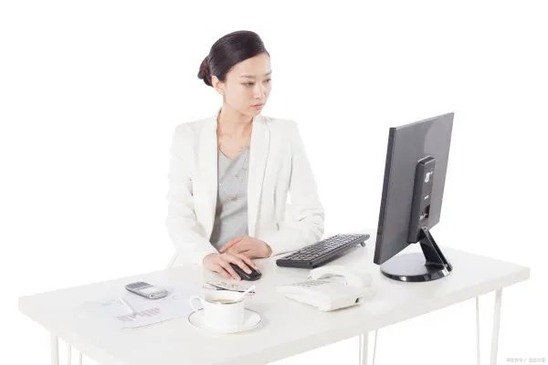 通勤风格，适合职场白领的女装店有哪些，可以推荐一下？