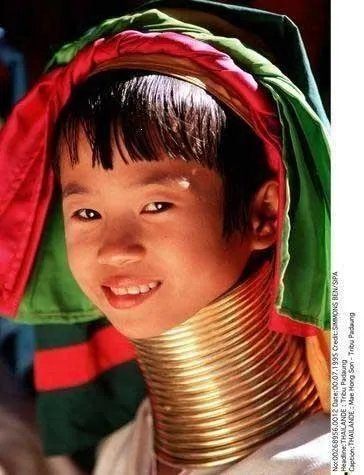 长颈女人村的介绍