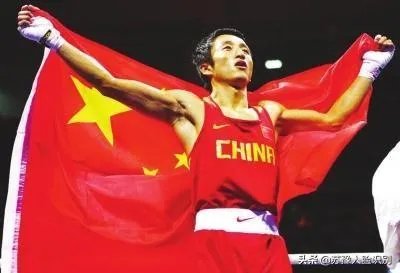 张伟丽和邹市明在各自领域的巅峰时期，谁的影响力更大？谁收入更多？