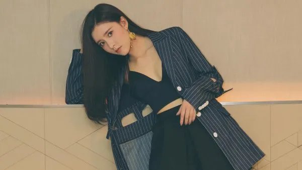 你觉得宋妍霏与王霏霏相似吗？