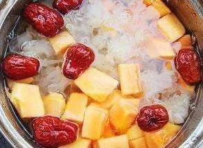 介绍几种木瓜炖汤的做法，家常点的