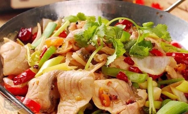 襄阳有哪些美食街，有哪些特色菜？