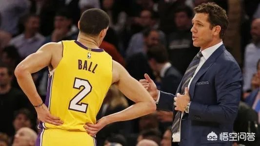 沃顿手指裁判一个一个骂，助教都拉不住，赛后对球哥的话暖心众人，你怎么看？