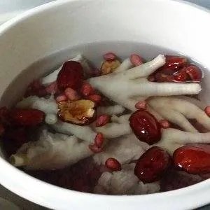 介绍几种木瓜炖汤的做法，家常点的