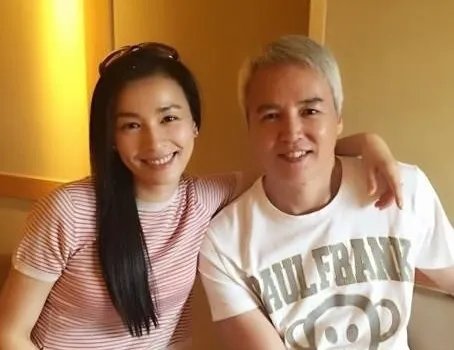 张庭夫妇的社交平台被禁言，他们的问题有多严重？