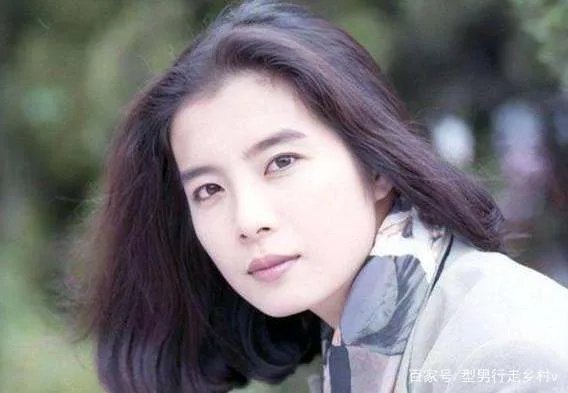 《哑巴新娘》2位主角今昔对比，容颜难变，事业差别为何这么大？