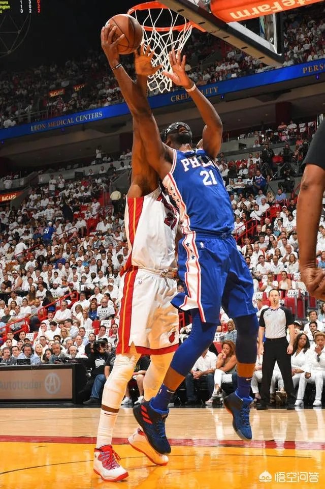 白边自称是传统中锋代表，曾经和恩比德大打口水战，今天两人场上相遇，结果如何？