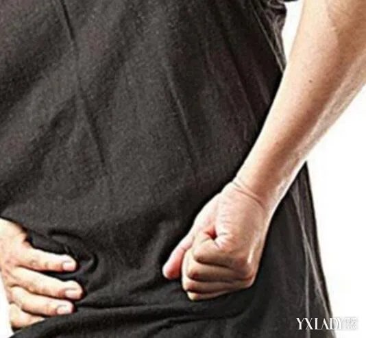 左背部酸痛的原因有哪些5个疾病会引起后背疼