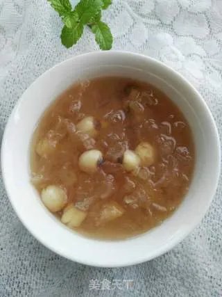莲子银耳汤