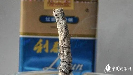 软蓝利群香烟价格表图 软蓝利群香烟报价18元/盒