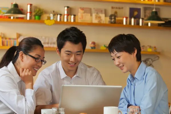 男生圆脸适合什么发型？