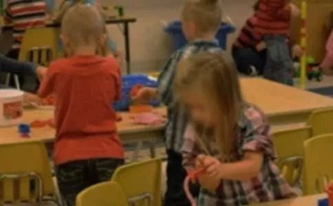 幼儿园小班彩色世界真奇妙教案