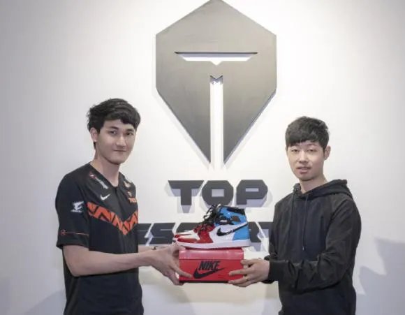 TES官宣Karsa加盟，RNG官博留下一条感人评论，1小时收获4000点赞，你有何看法？