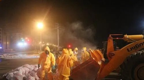 罐车侧翻硫酸泄漏后，应该采取什么措施？