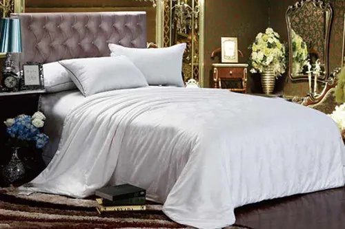 蚕丝被怎么保养和护理