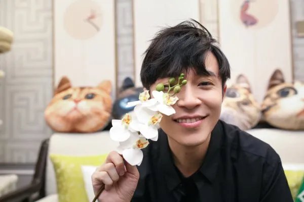 吴青峰被前经纪人起诉违反《著作权法》，为何前经纪人被网友骂背信弃义？