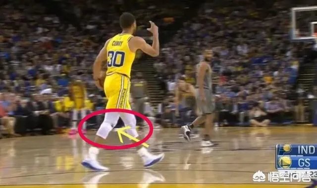 库里在和步行者比赛中膝盖流血，勇士却没有立马换下，裁判也未强制干预，这是为什么？