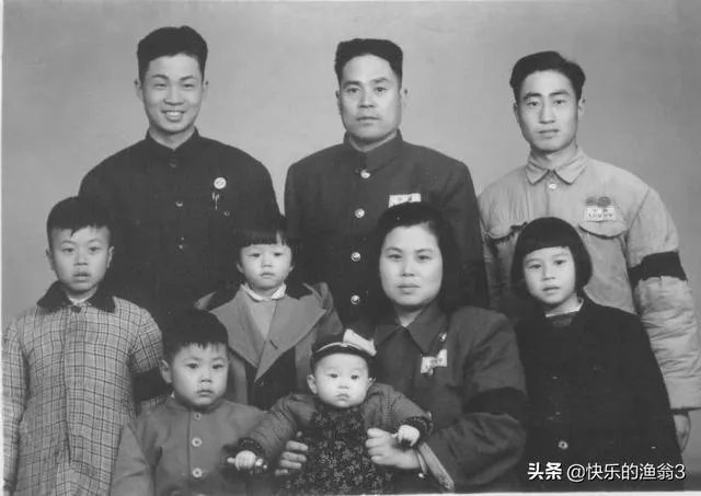 谁有自己妈妈年轻时候的照片，敢不敢晒一下？