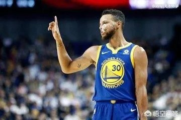 勇士102:111活塞,库里复出得27分,怎么评价库里本场比赛的表现?